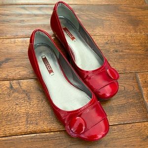Red Ecco Flats